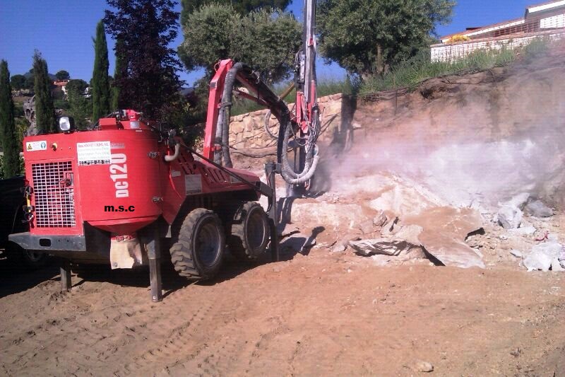 perforacion de piedra y rocas en parcelas terrenos  jardines fincas